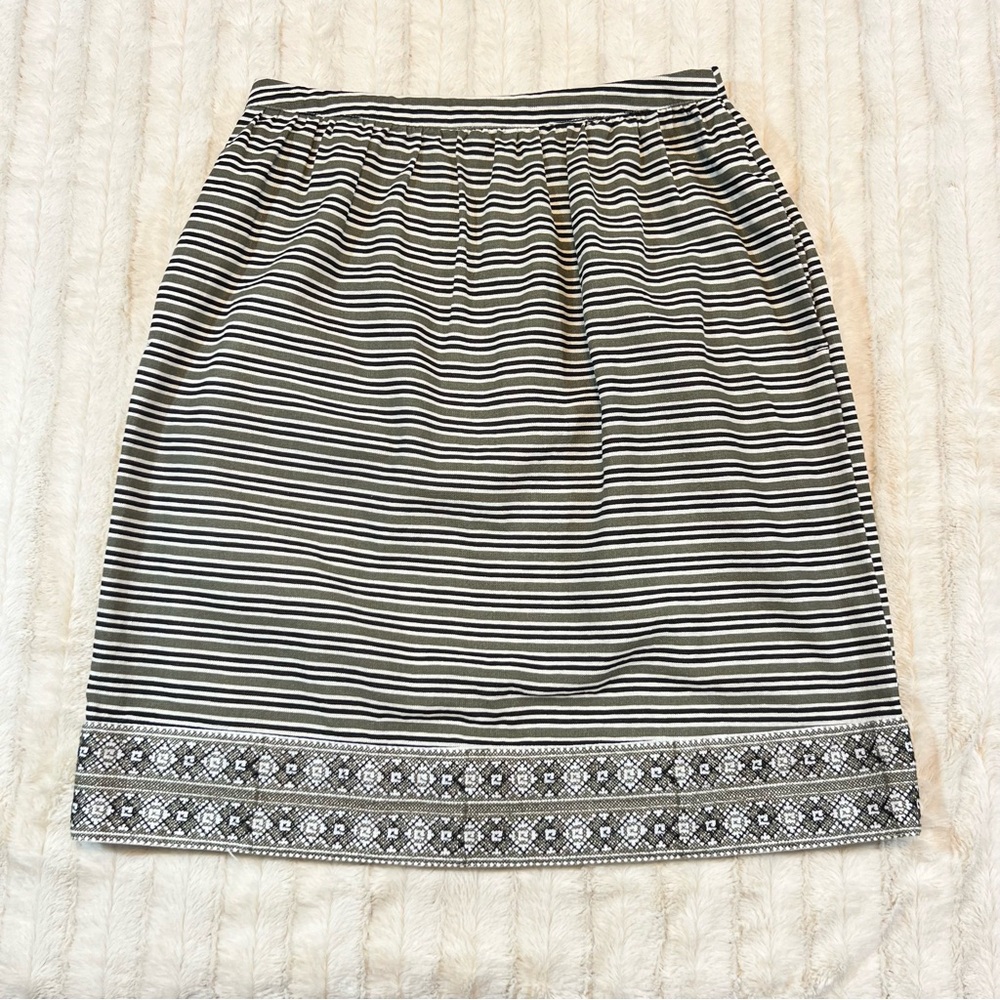 Down East  Embroidered A-Line Skirt Size Small